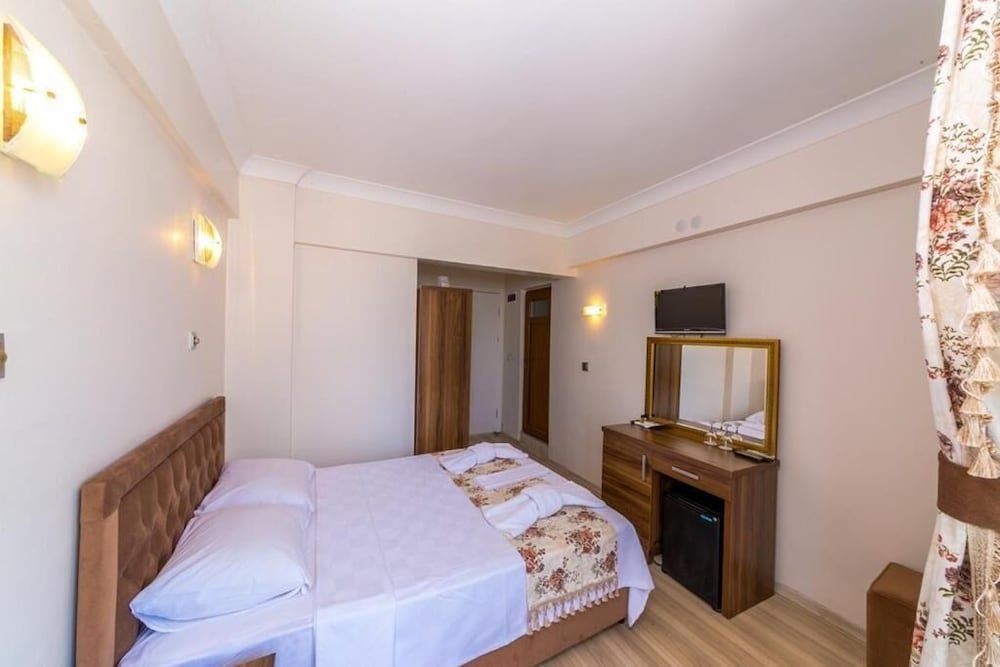 Мармарис: Reis Beach Hotel&Restaurant