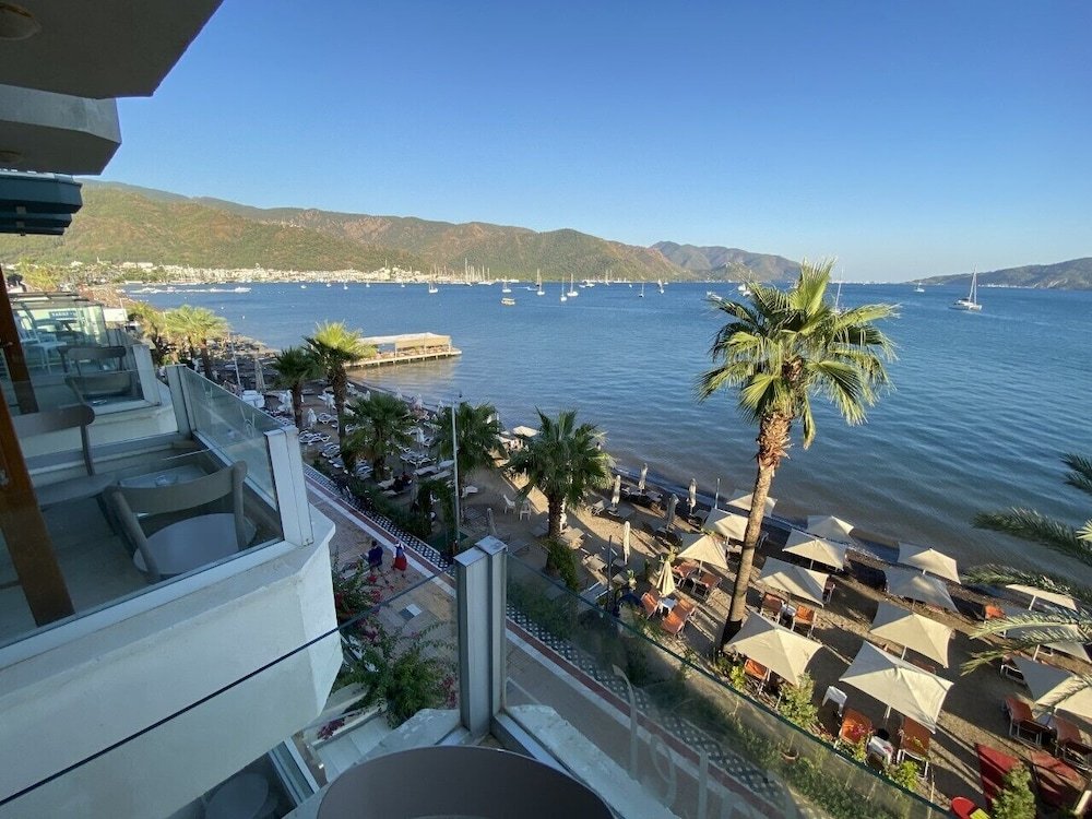 Мармарис: Reis Beach Hotel&Restaurant
