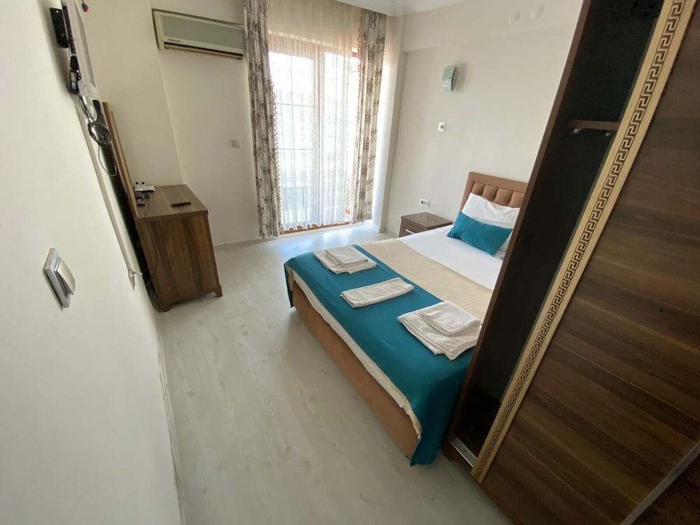 Мармарис: Reis Beach Hotel&Restaurant