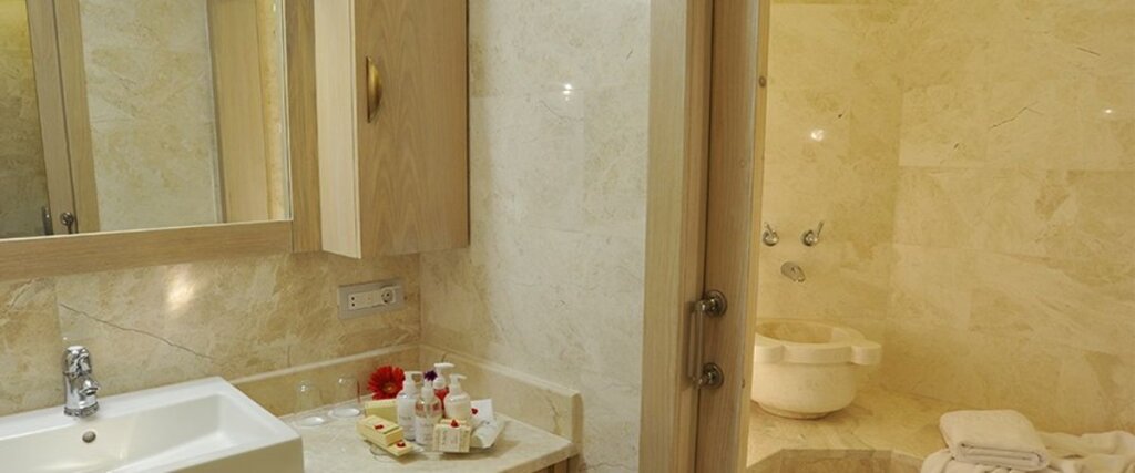 Мармарис: Martı Resort Hotel (*****)