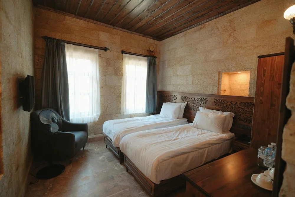 Ургуп: Cappadocia Old Houses