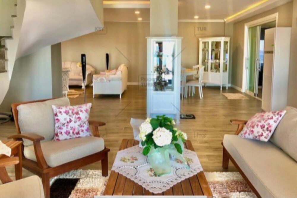 Тургутрейс: Bodrum - 5 Bedrooms Villa With Heated Pool