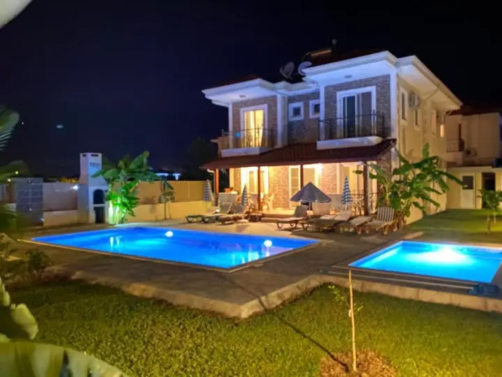 Дальян: Remarkable 4-bed Villa Tasgin 2 Pools