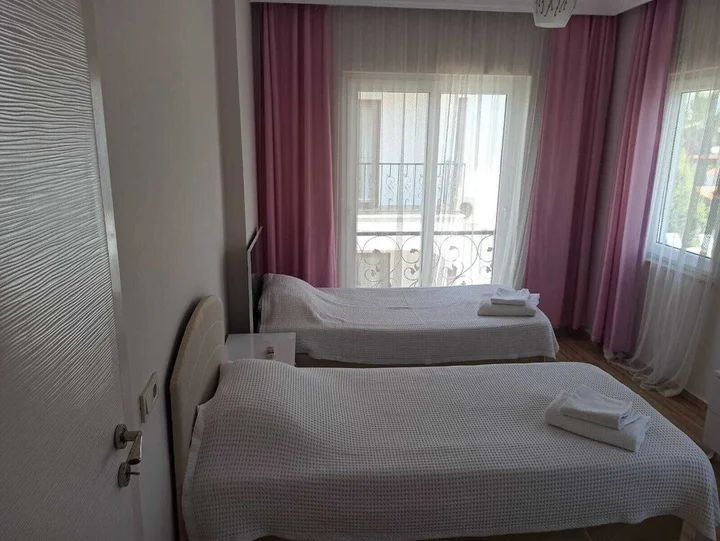 Дальян: Remarkable 4-bed Villa Tasgin 2 Pools
