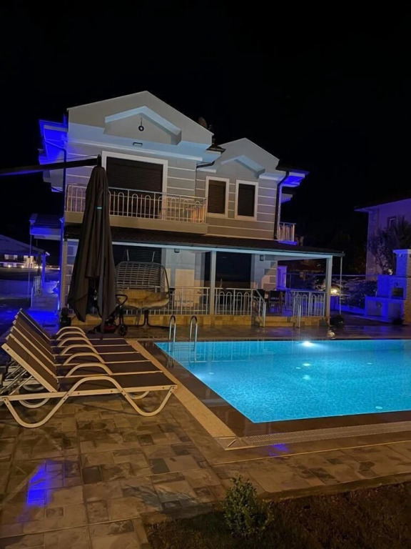 Дальян: Inviting 4-bed Villa Lina With lux Pool