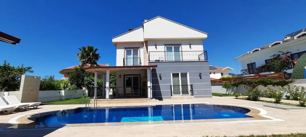 Дальян: Beautiful 4-bed Villa Beril With Private Pool