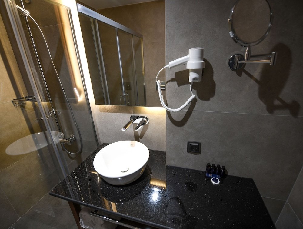 Орду: Ref Inn Hotel
