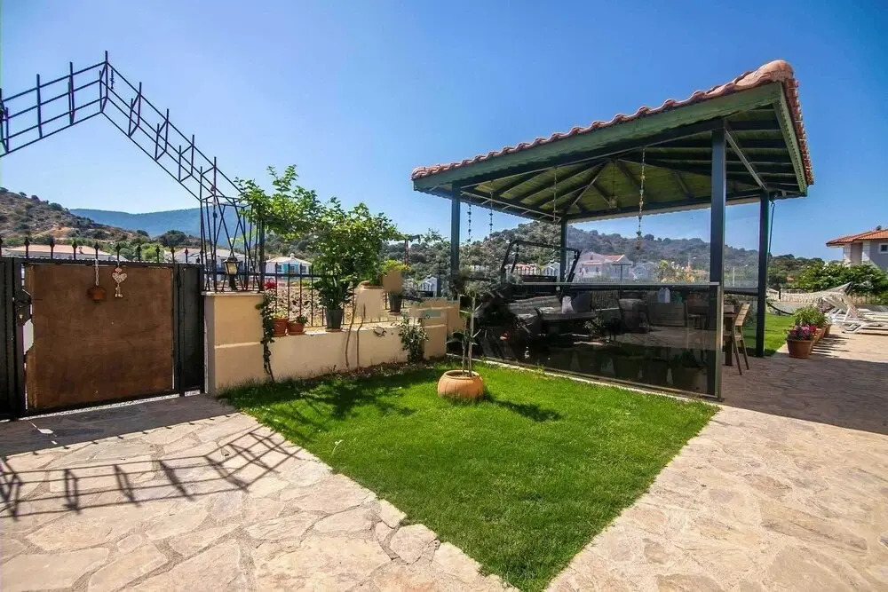 Дальян: Inviting 4-bed Villa Nil Dalyan With Child Pool