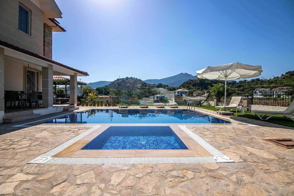Дальян: Inviting 4-bed Villa Nil Dalyan With Child Pool