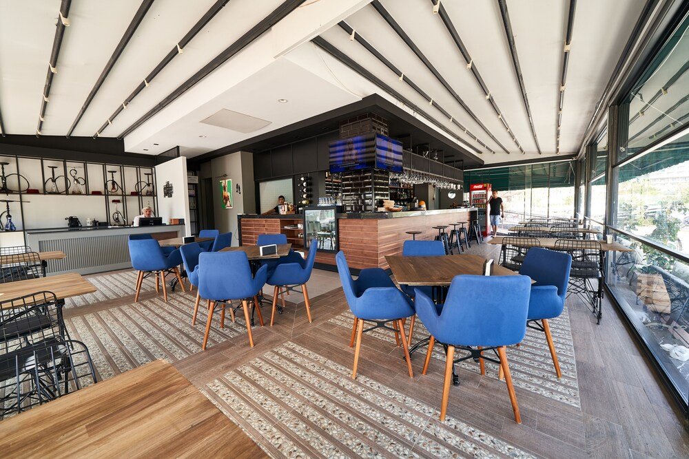 Аксу: Lara Suite's