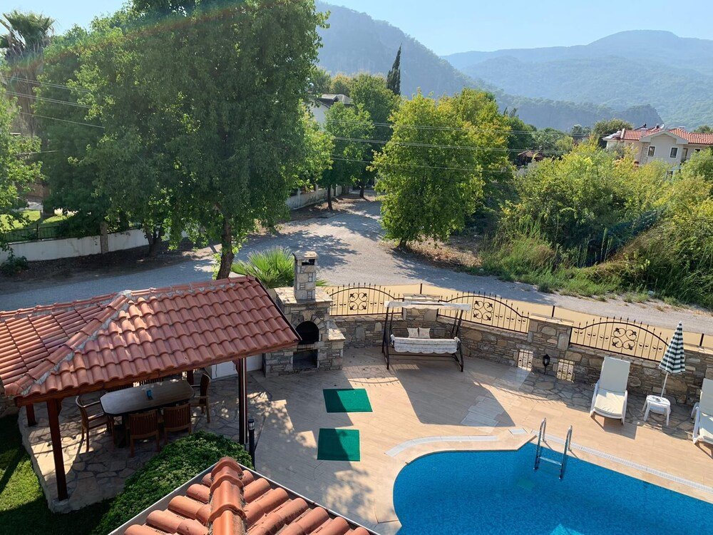 Дальян: Stunning 4-bed Villa Celik 4 Bedrooms all Ensuite