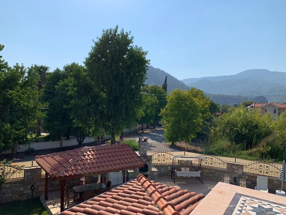Дальян: Stunning 4-bed Villa Celik 4 Bedrooms all Ensuite