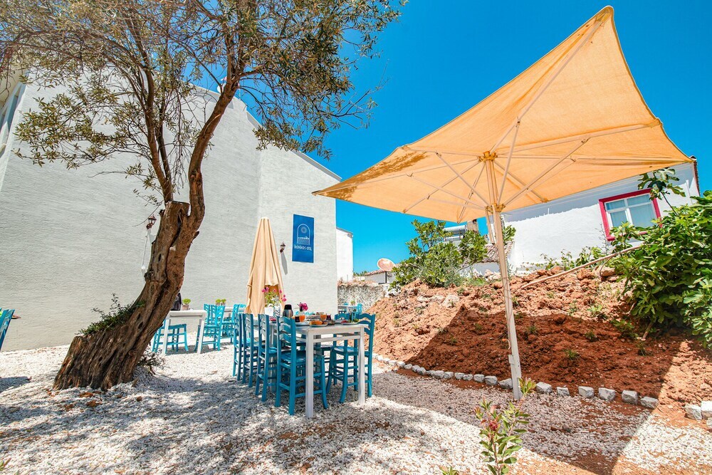 Бозджаада: İrinikos Otel