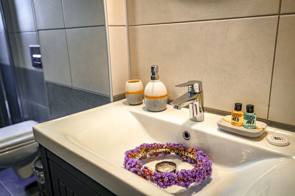 Бозджаада: İrinikos Otel