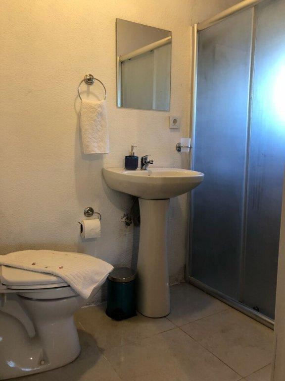 Бозджаада: Radika Kır Evi
