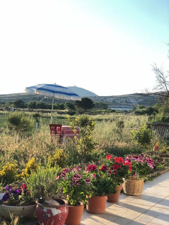 Бозджаада: Radika Kır Evi