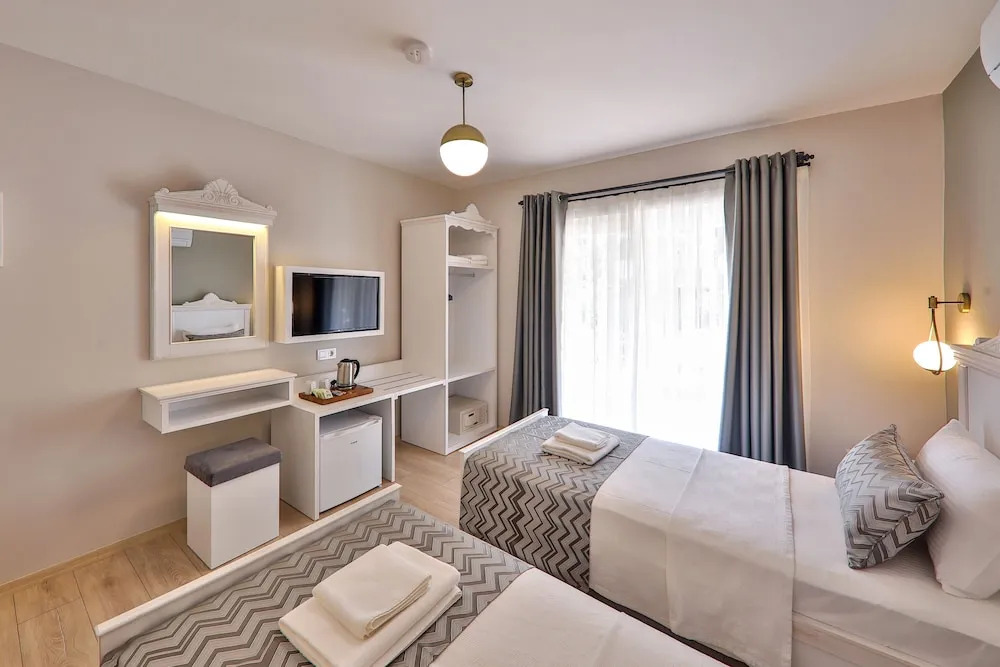 Каш: Lora Kas Otel