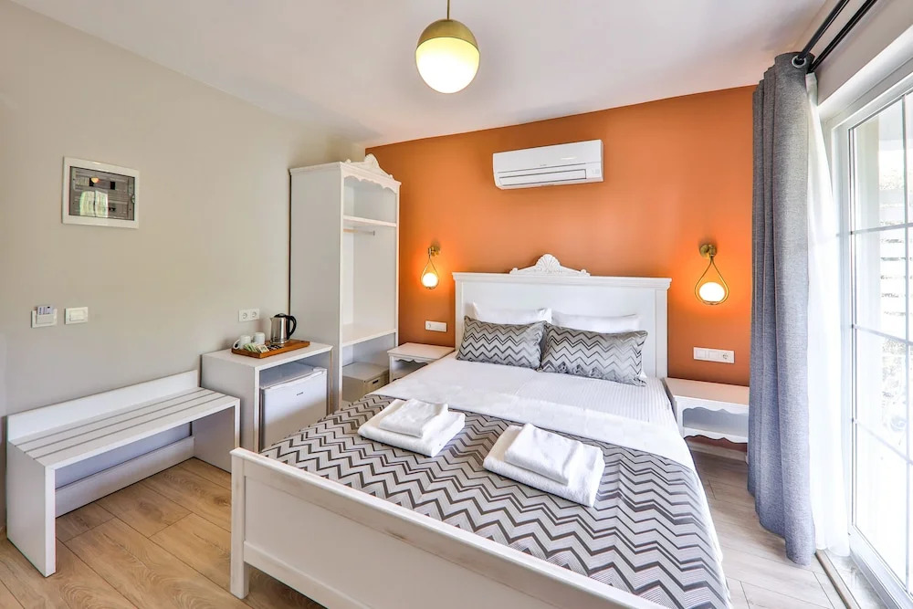 Каш: Lora Kas Otel