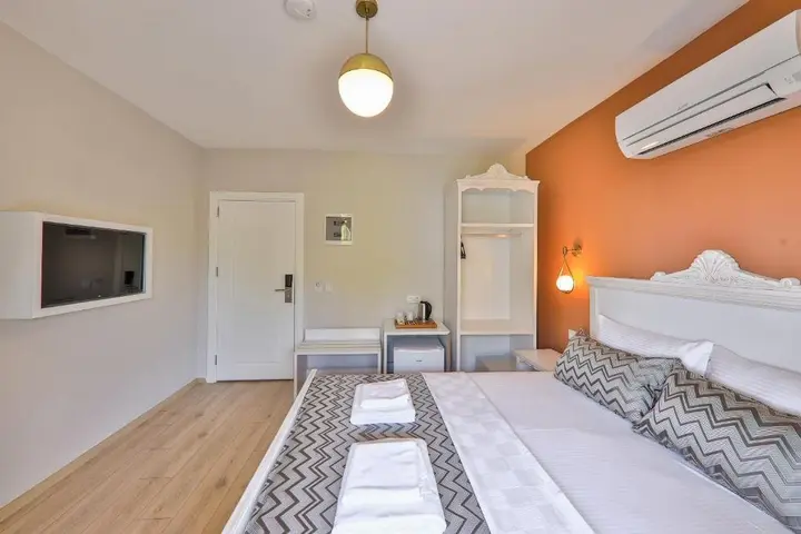 Каш: Lora Kas Otel