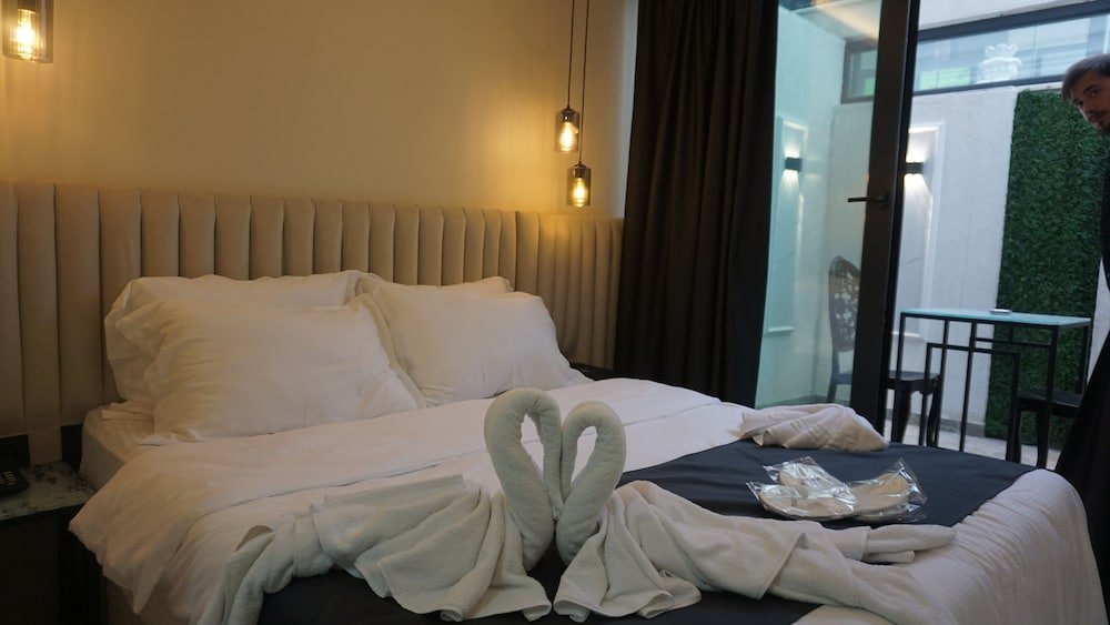 Арнавуткёй: mana airport hotel