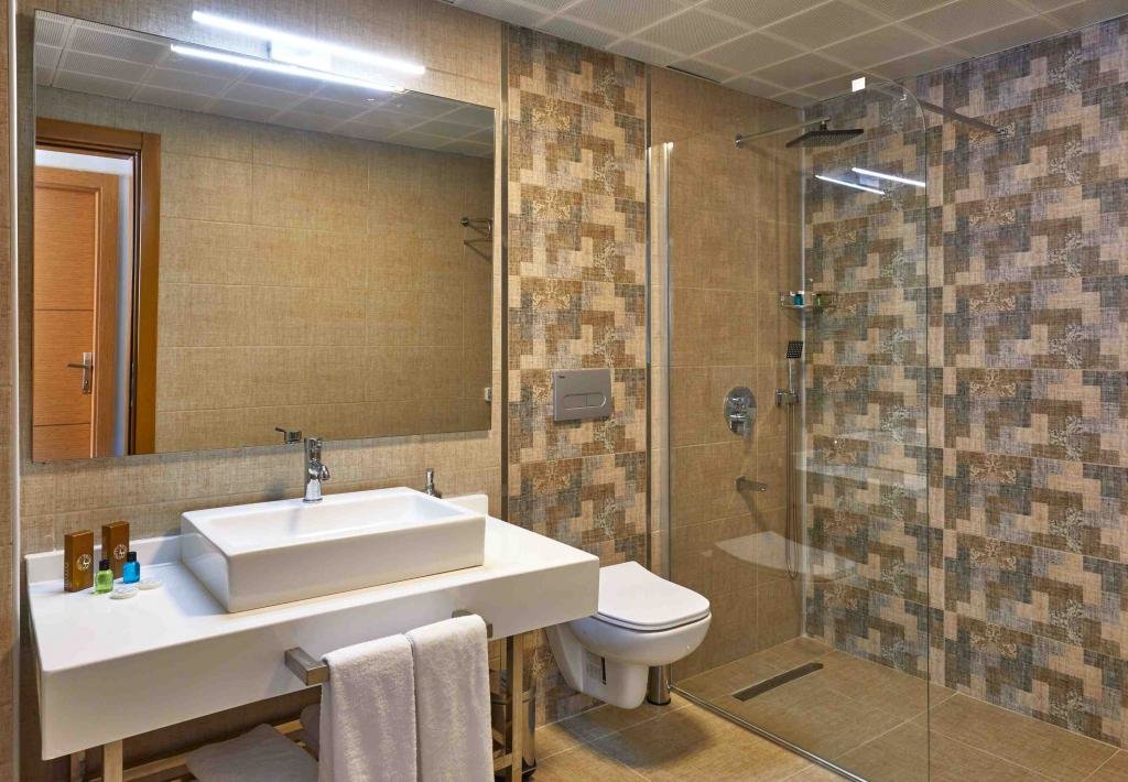Черкезкой: Hattuşa Vacation Thermal Club Saray