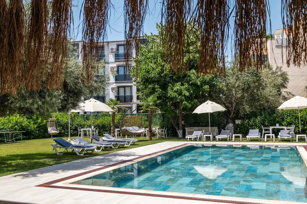 Алтынолук: Platanus Hotel