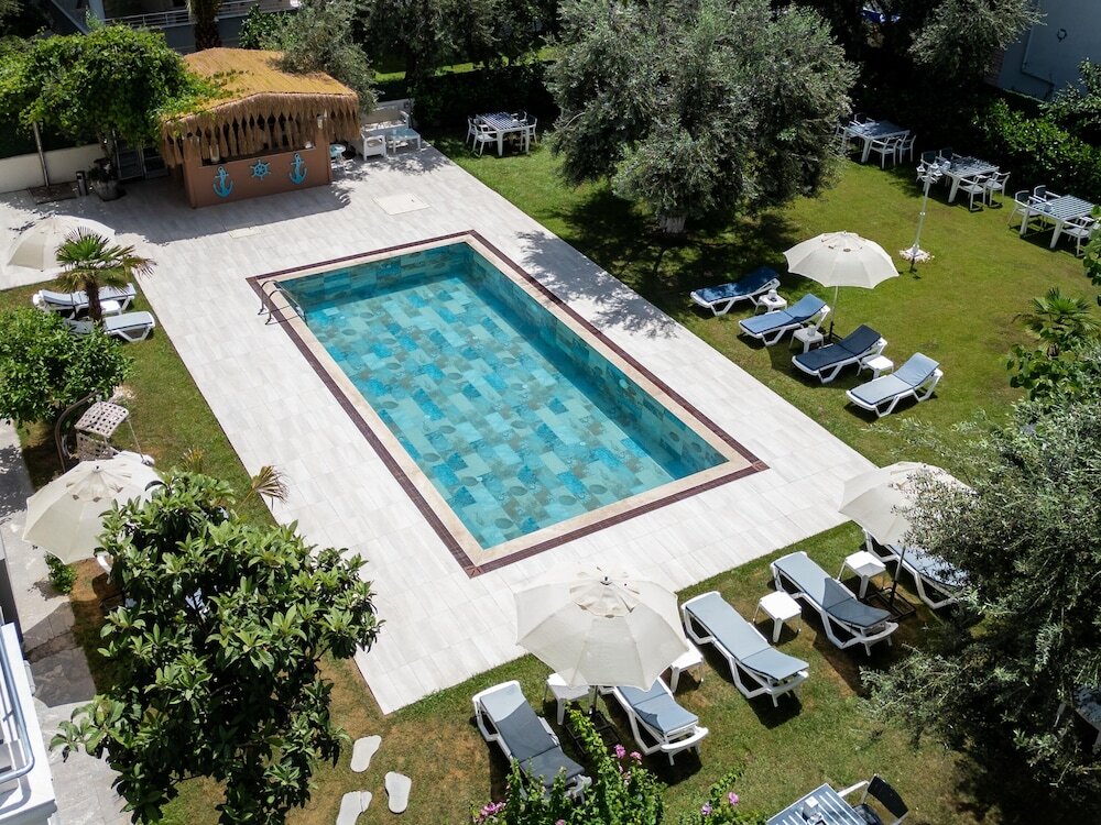 Алтынолук: Platanus Hotel