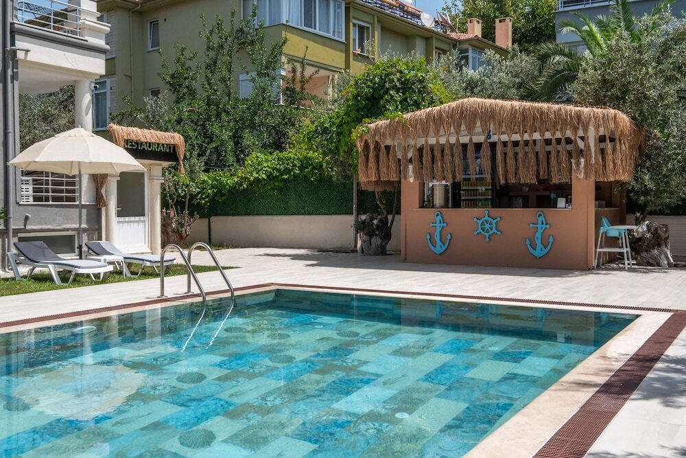 Алтынолук: Platanus Hotel