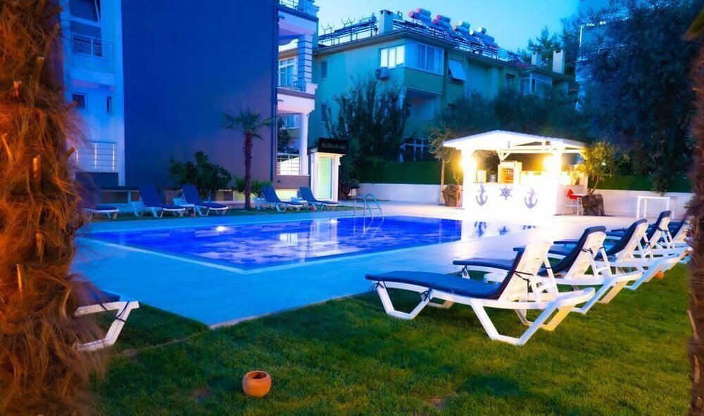 Алтынолук: Platanus Hotel