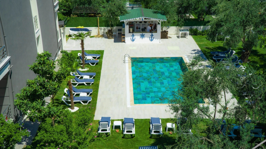 Алтынолук: Platanus Hotel