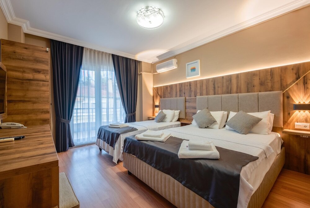 Алтынолук: Platanus Hotel