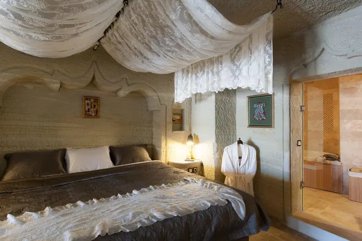 Suzanas Cave Hotel — фото 4
