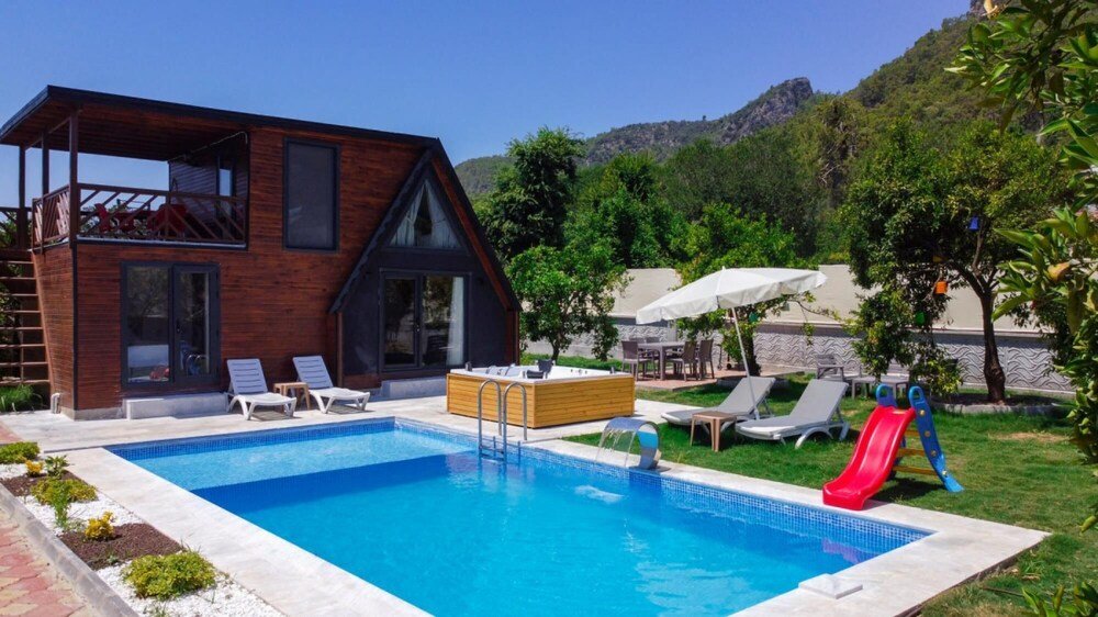 Villa With Pool Jacuzzi and Backyard in Inlice — фото 2