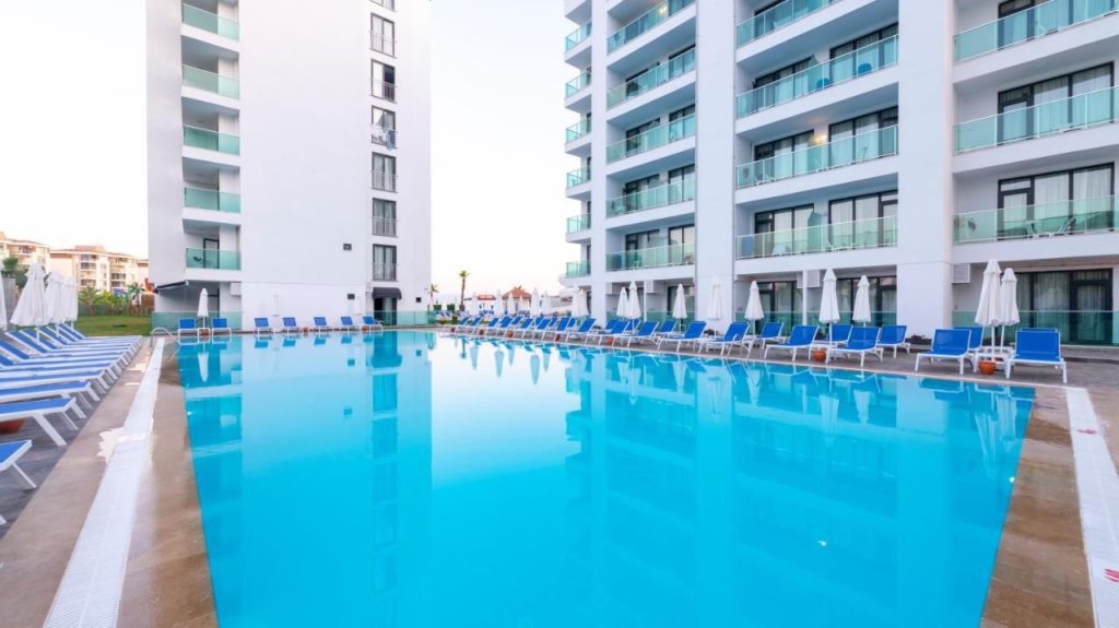 Аксу: Lavia Hotels Lara