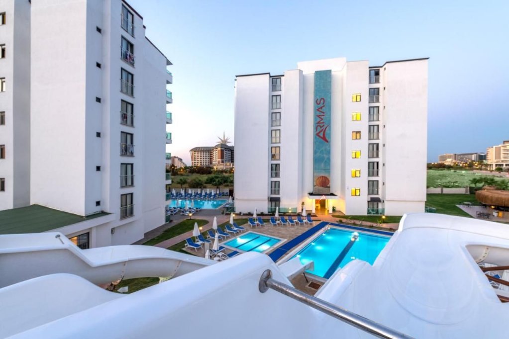 Аксу: Lavia Hotels Lara