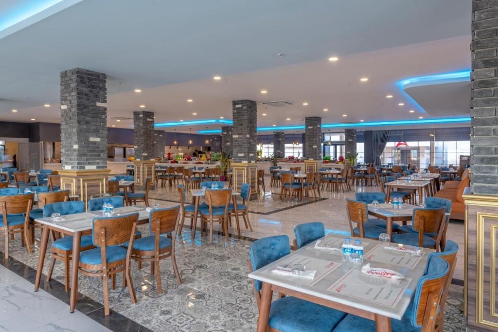 Аксу: Lavia Hotels Lara