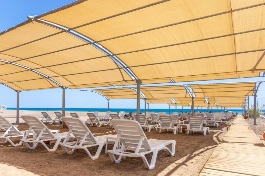 Аксу: Lavia Hotels Lara
