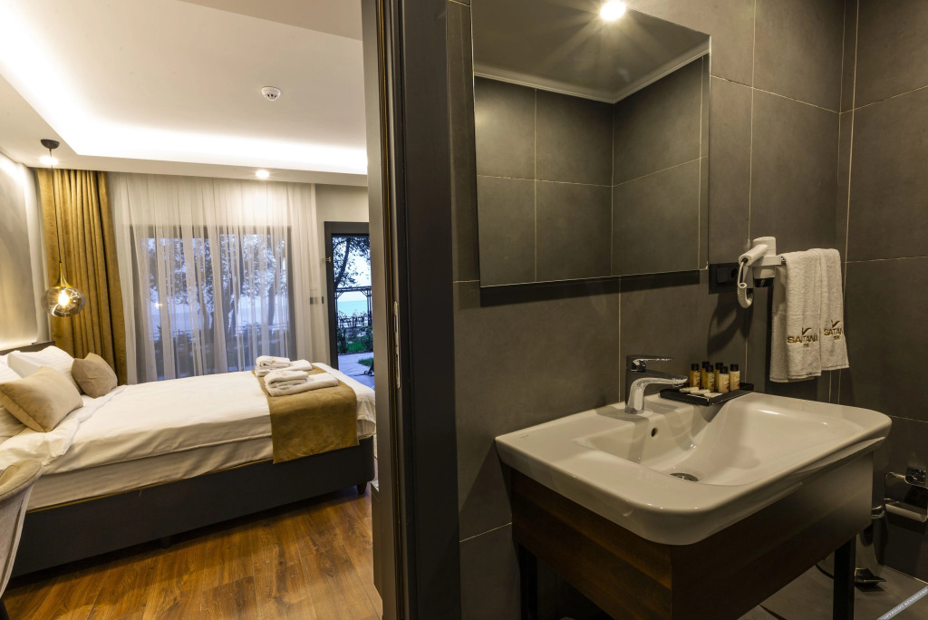 Арсин: Santana Otel