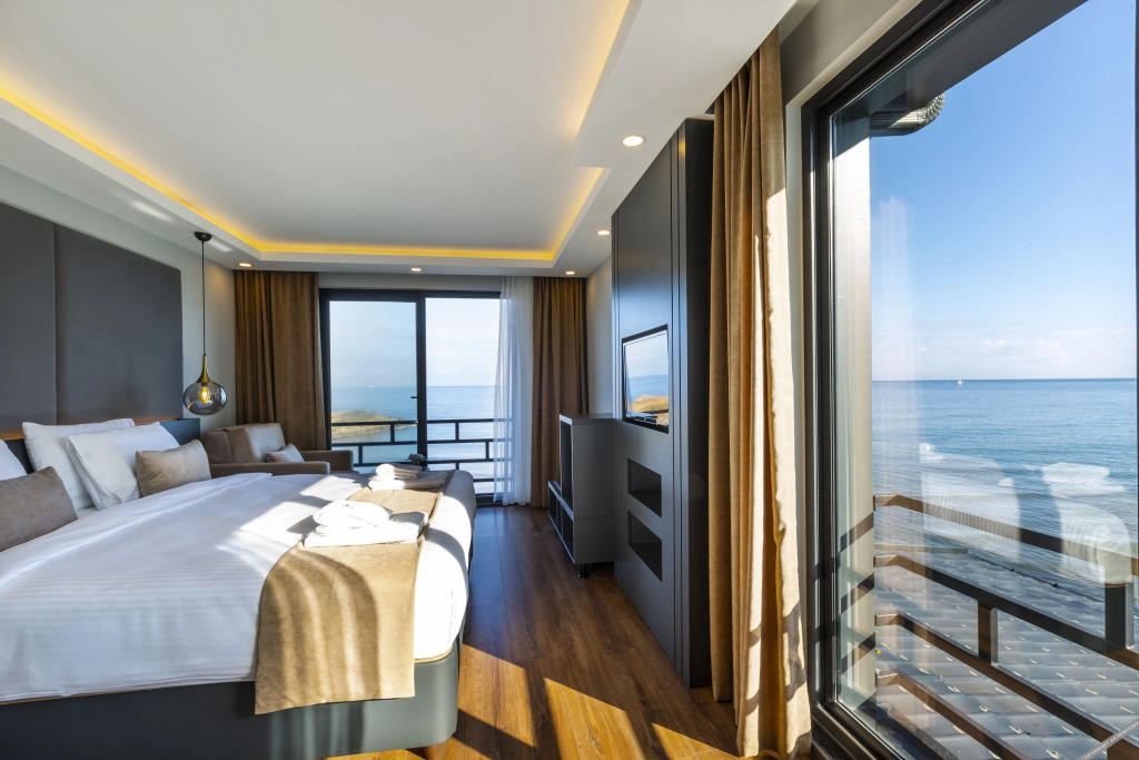 Арсин: Santana Otel