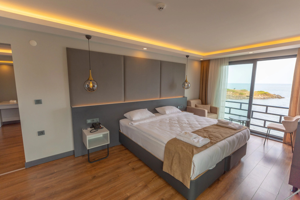 Арсин: Santana Otel