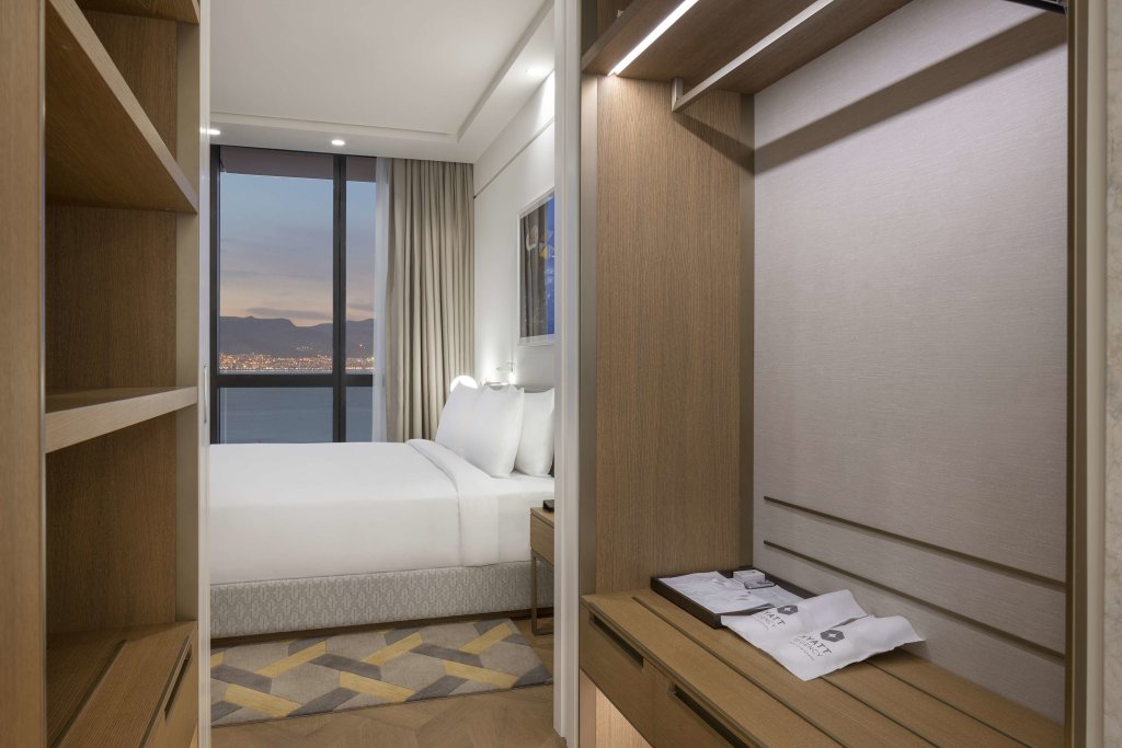 Измир: Hyatt Regency Izmir IstinyePark