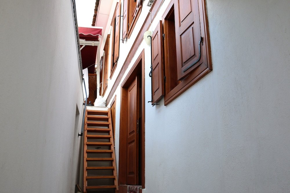Шириндже: Otel Manolian