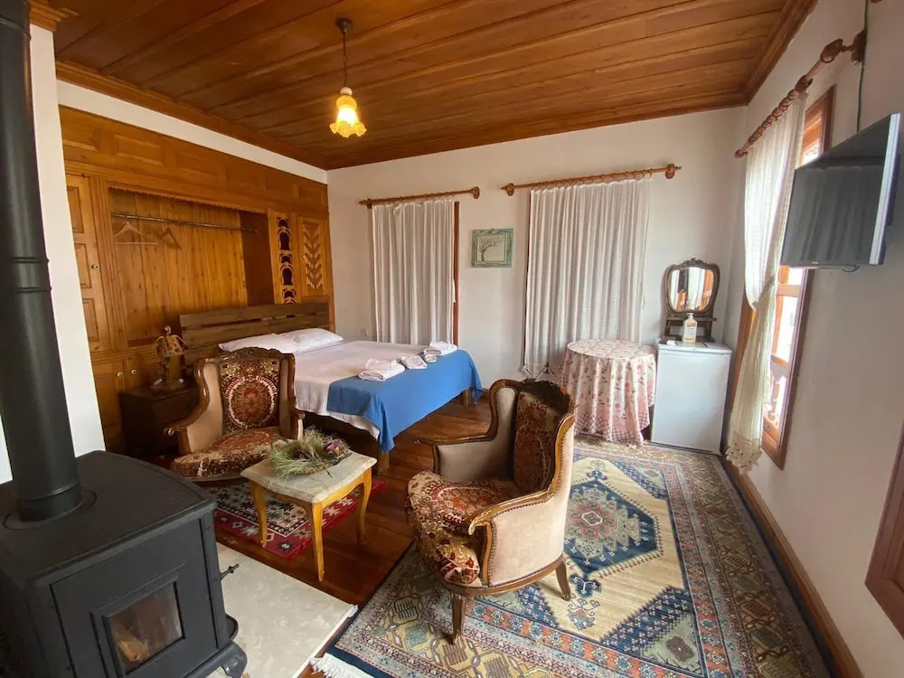 Шириндже: Otel Manolian