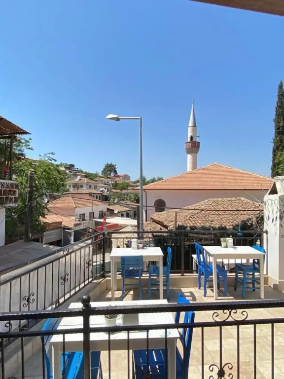 Шириндже: Otel Manolian