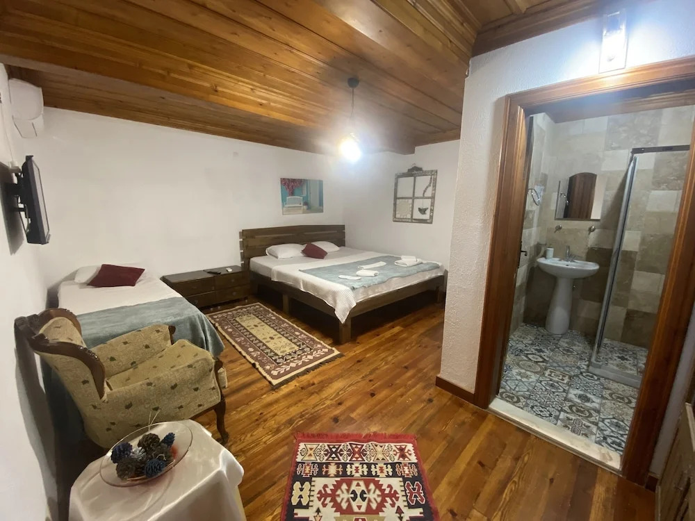 Шириндже: Otel Manolian