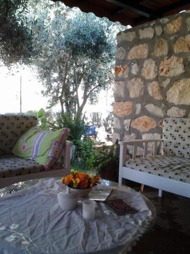 Патара: Akay Pension