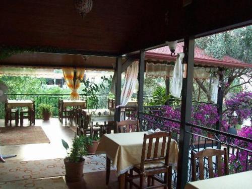 Патара: Akay Pension