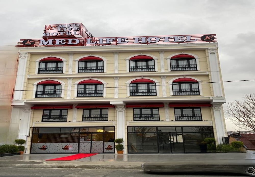Арнавуткёй: Med Life Hotel