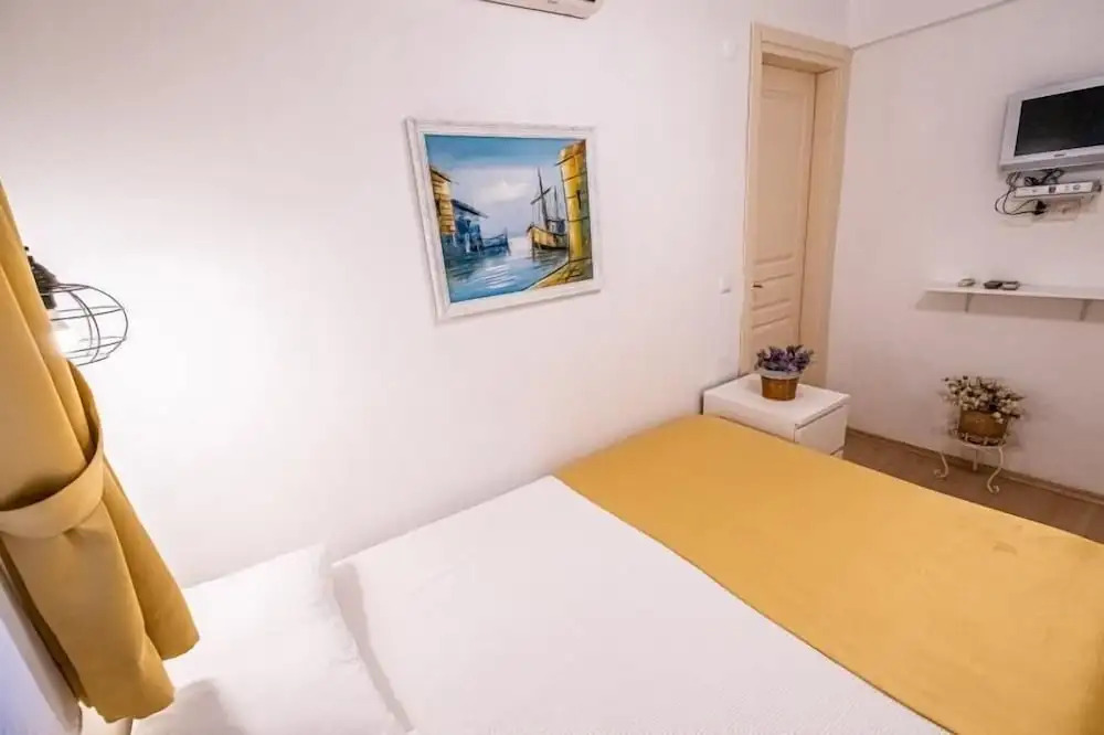 Бозджаада: Heredot Otel