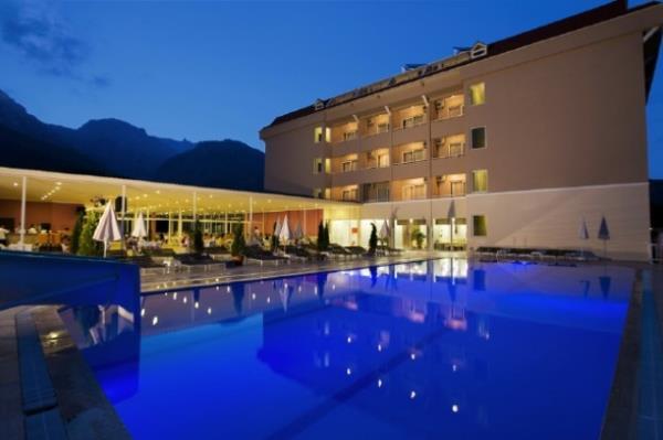 Бельдиби: Larissa Park